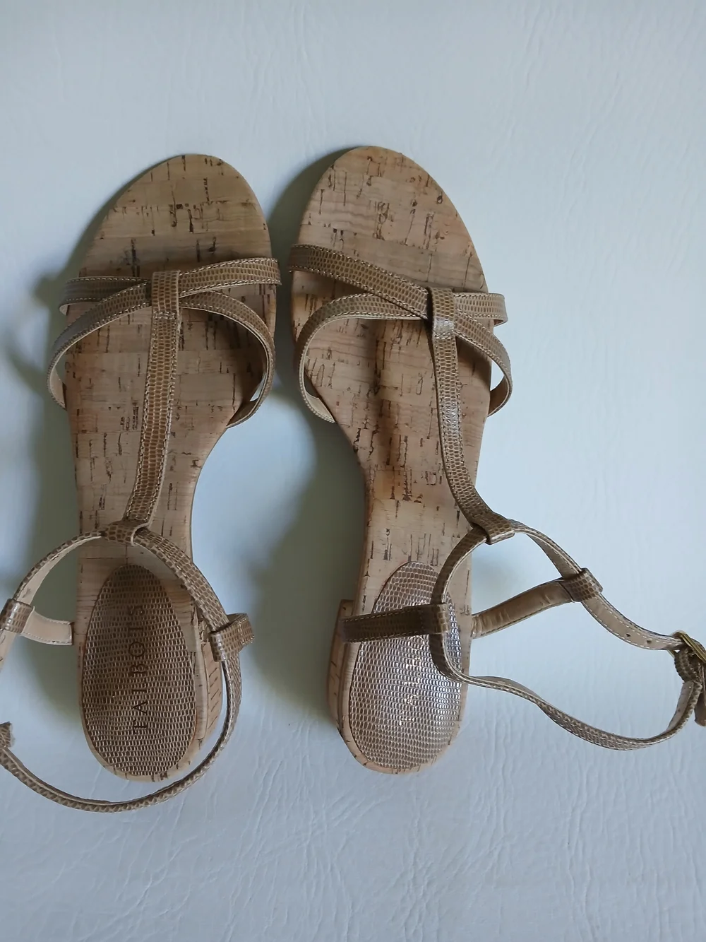 Talbots Tan Cork T-Strap Sandals Flat Heel Sz7.5M Size Buckle